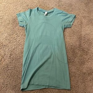 Lulu Lemon green short sleeve swiftly tech